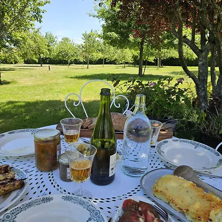 Semesterbostad Maison Lyberti 12 Pers Et Grand Jardin Beaumesnil (Eure)